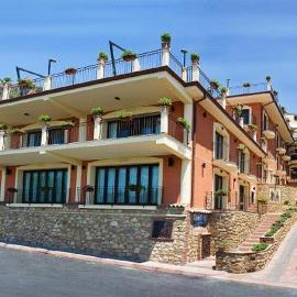 Agostiniana Hotel, hotel u gradu 'Forza dʼAgro'