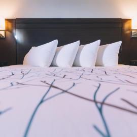 Service Plus Inns and Suites, hotelli kohteessa Grande Prairie
