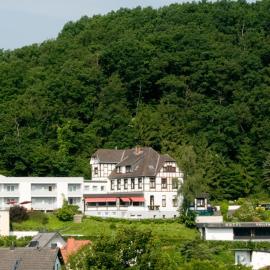 Hotel Kurhaus Uhlenberg, מלון בבאד מינסטראייפל
