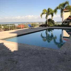 2 bedrooms Panoramic Seaview Condo Villa with Pool, hotell i Montego Bay