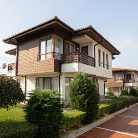 Villas in Complex Trakiyskiy Bryag, hotel in Lozenets