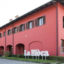 Agriturismo La Biòca, hotel u gradu Seralunga d'Alba