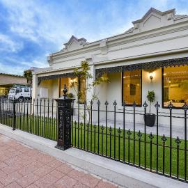 Aloha Central Premium Studios, Hotel in Mount Gambier