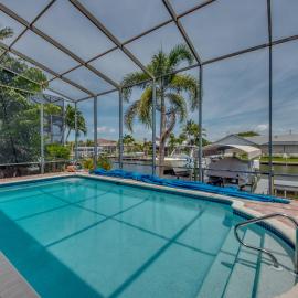 Two Story Villa in Coral Harbour, Heated Pool and Spa - Villa Aarte - Roelens Vacations