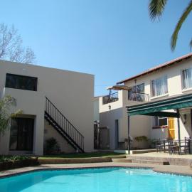 Louhallas Accommodation，位于伊登维尔的酒店