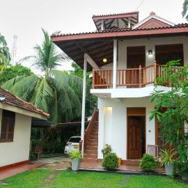 Amara Guest, hotell i Mirissa