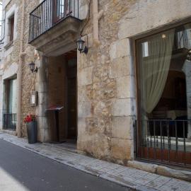 Fonda Mitjà, hotel in Torroella de Montgrí