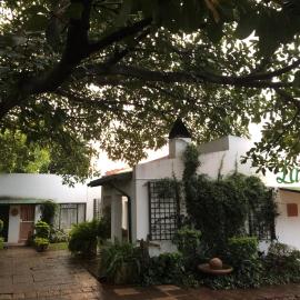 La Bella B&B Under The Fig Tree, hotel i Bela-Bela