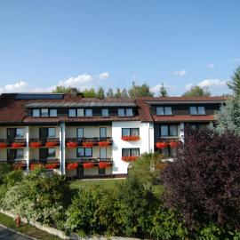 Hotel Dreisonnenberg, hotel en Neuschönau
