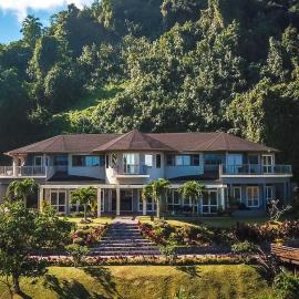Iro Luxury Retreat
