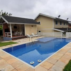 Aconchego em Teresópolis com piscina privativa próximo a feirinha, hotelli kohteessa Teresópolis