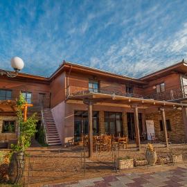 Polys Guest House, hotel em Katachás