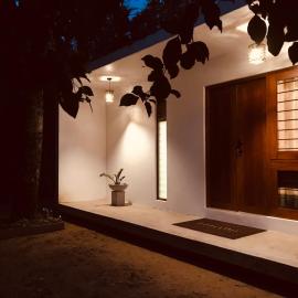 The Loft, hotel i Midigama East