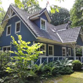 Das blaue Haus, hotell sihtkohas Hollnseth