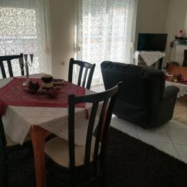 2nd Floor Apartment In Volos、ヴォロスのホテル