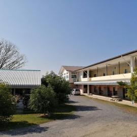 Armthong Resort, hotel a Nakhon Nayok