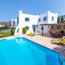 Villa Clarissa & Carmel View, hotel in Paphos