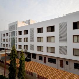Hotel Dwarka Park, hotel in Shirdi
