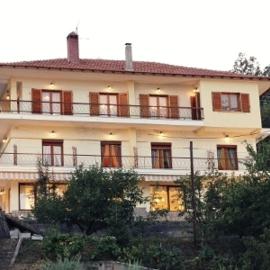 Guesthouse Ahillion, hotel em Nestórion