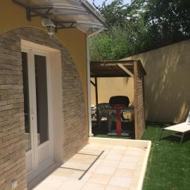 Peri village: Peri şehrinde bir otel