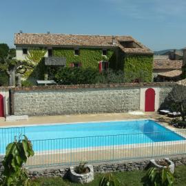 Gîte de charme la Fenière dans Mas en pierres, 2 ch, 70m2, charme, nature, piscine chauffée, sud Ardèche