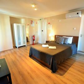 Suites & Apartments - DP Setubal, готель у місті Сетубал