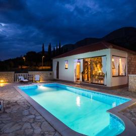 Holiday Home Lazuština Paradise & The Mermaid, hotel u gradu Mihanići