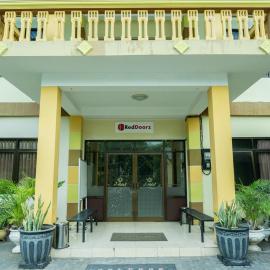 RedDoorz @ Gatot Subroto Ende, hotel i Ende