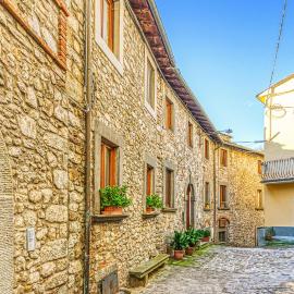 Apartment Via Della Chiesa Ii, Hotel in Ghivizzano