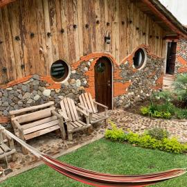 Cabañas de Tzununa, hotel din Tzununá