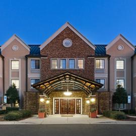 Viesnīca Staybridge Suites - Charlotte Ballantyne by IHG pilsētā Šarlota