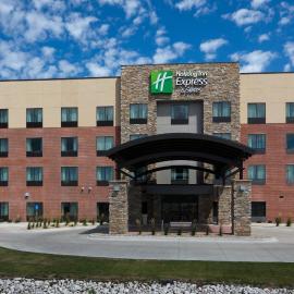 Viesnīca Holiday Inn Express & Suites Fort Dodge by IHG Fortdodžā