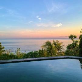 Villa Mimpi Manis infinity pool&180°Ocean view, hotell i Amed