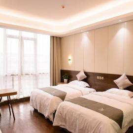 GreenTree Eastern Rizhao High Speed Railway Station Hotel, hotel Zsicsaóban