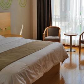 GreenTree Inn Liaocheng Economic Development Zone Huitong Logistics Park Express Hotel、Liaochengのホテル
