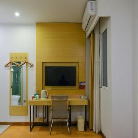 GreenTree Inn Dalian Dalian North Railway Station Express Hotel, hotel in Dalian