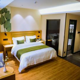 GreenTree Inn Fuyang Century Fortune Plaza Business Hotel、阜陽のホテル