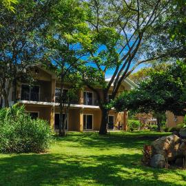 Alajuela City में, होटल Hotel Robledal
