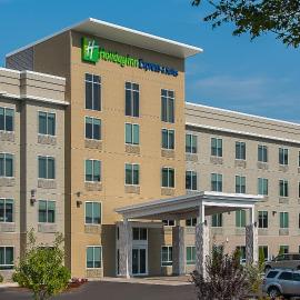 Holiday Inn Express & Suites Norwood by IHG, hotel em Norwood