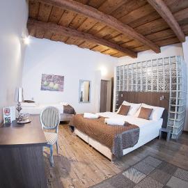 Hotel U Tří hrušek suites & apartments, hotel in České Budějovice