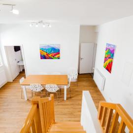 SecondHome Stuttgart - Moderne große Wohnungen nahe der hist Altstadt von Esslingen aN - versch Größen 8 - 11 - 19 Betten, hotel in Esslingen