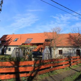 A Kert Apartman, hotel a Rezi