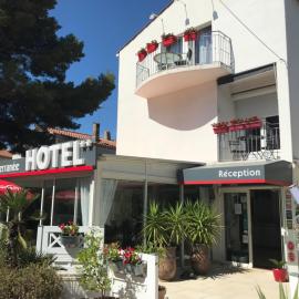 Hôtel Le Méditerranée, Hotel in Hyères