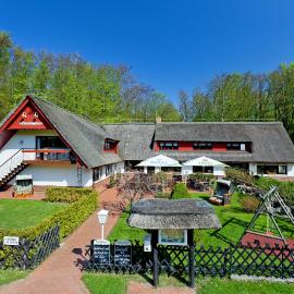 Restaurant & Hotel Baumhaus Hagen, hotel en Sassnitz