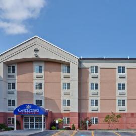 Candlewood Suites Syracuse-Airport by IHG, hótel í North Syracuse