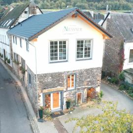 Ferienweingut Niessner, Hotel in Ernst