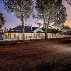 Karos Gastehuis، فندق في Loxton