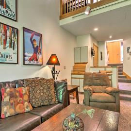 Killington Condo w/ Spa ~ 3 Miles to Ski Resort!