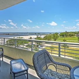 Beachside Biloxi Club Condo: Balcony w/ Ocean View, hotell i Biloxi