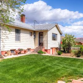 Charming Tropic Home by a Farm: Near Bryce Canyon!